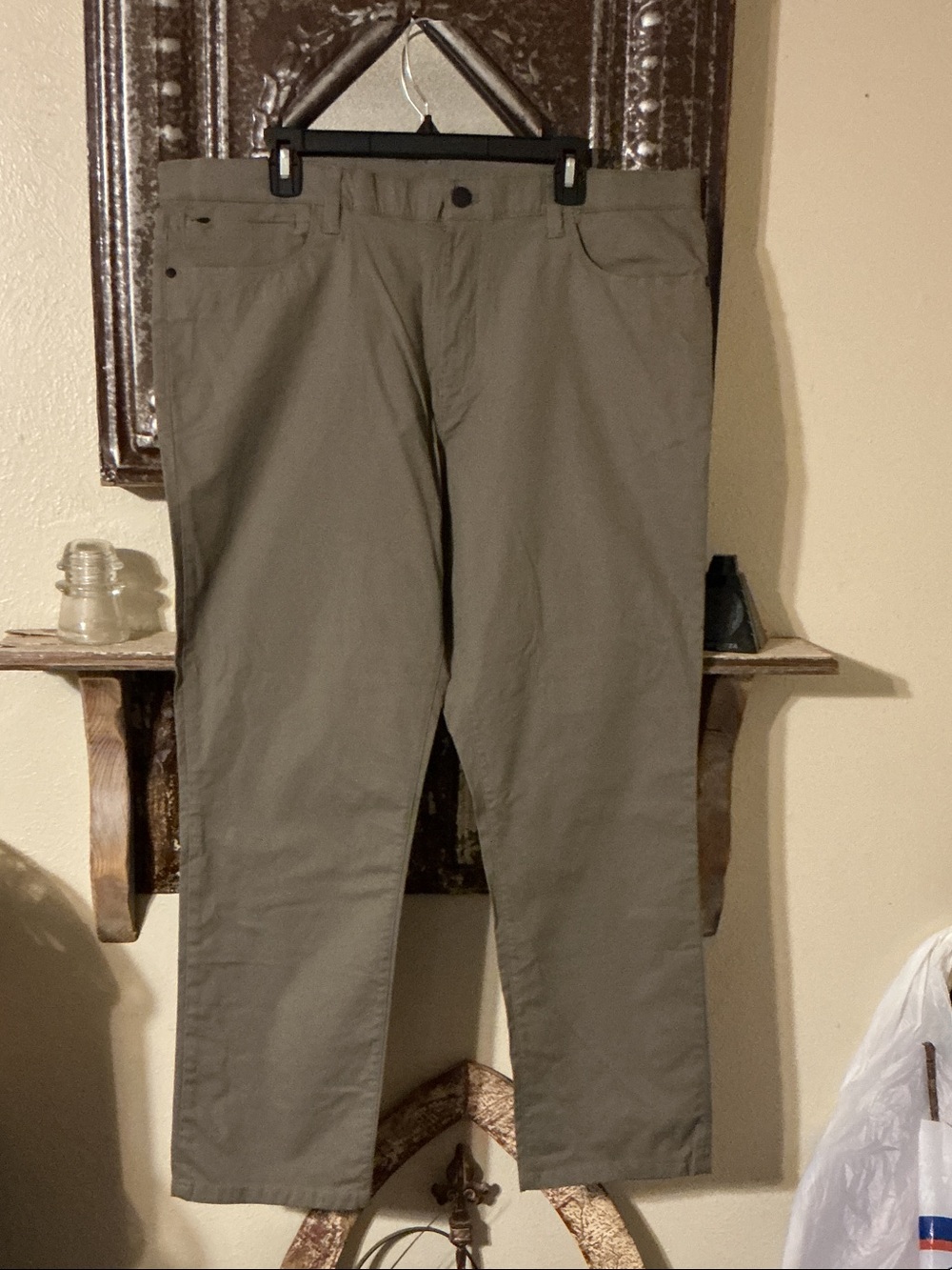 Wrangler Men's Chinos in Olive/Tan